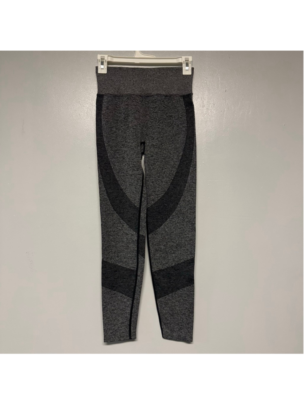 Women's PINK Sport Gray and Black Leggings Size Small mid-rise workout